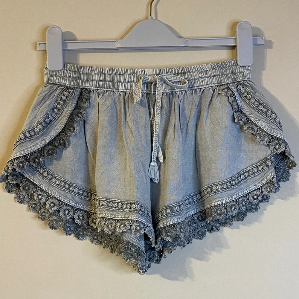 Devi Lace Trim Women Shorts One Size